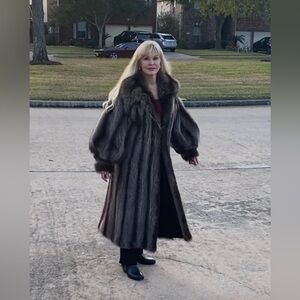 Full Length Natural Raccoon Fur Coat – Vintage Luxury Winter Outerwear